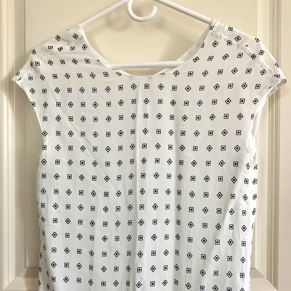 3/$15 Madewell Scatterblock Geometric Tassel Hem Cap Sleeve Dress in White/Black - Picture 4 of 9